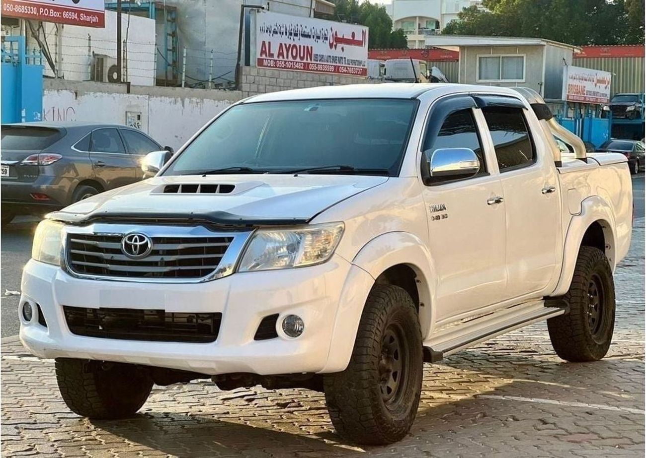 تويوتا هيلوكس diesel 3.0 liter automatic gear right hand drive