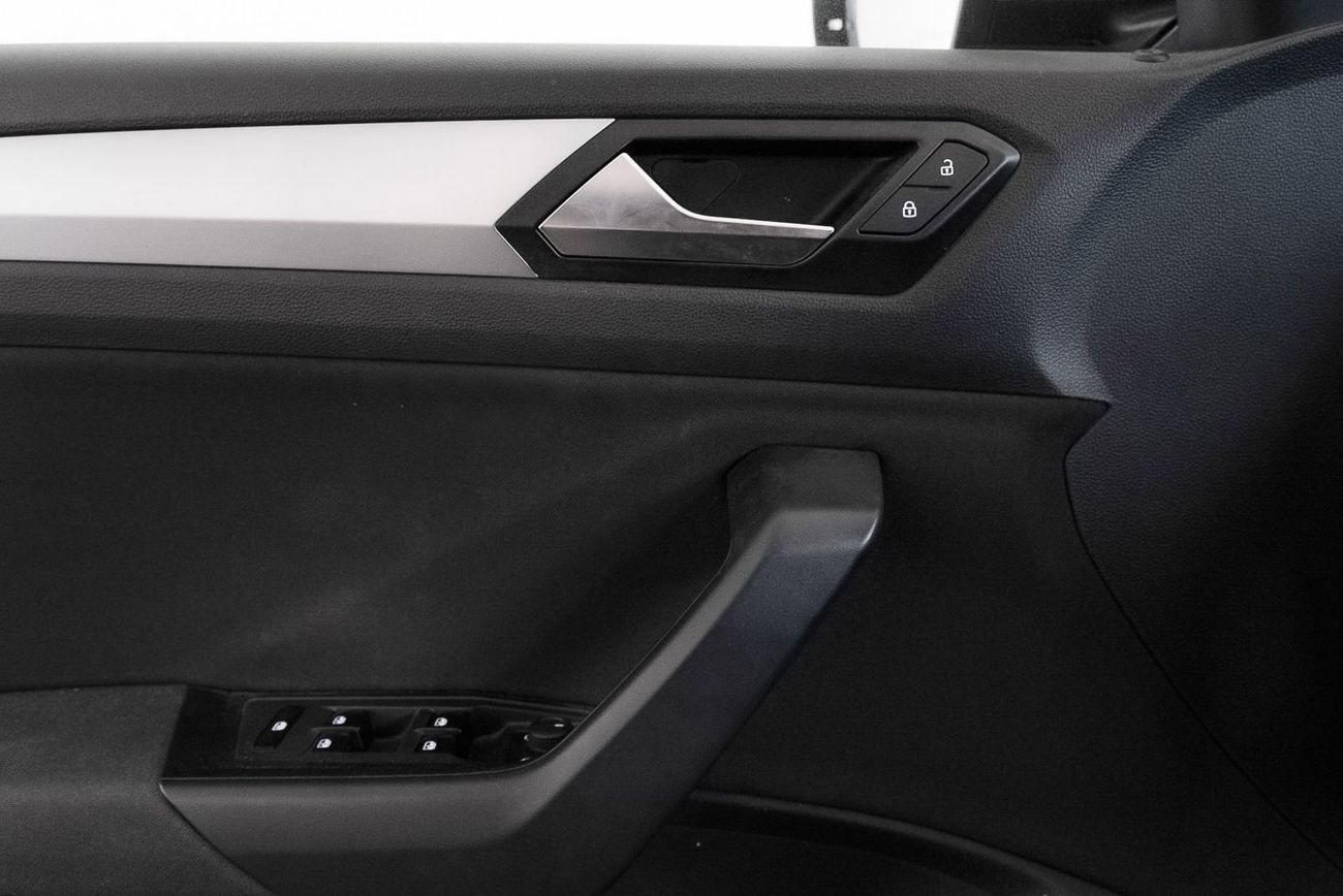 فولكس واجن T ROC Life 1.4L