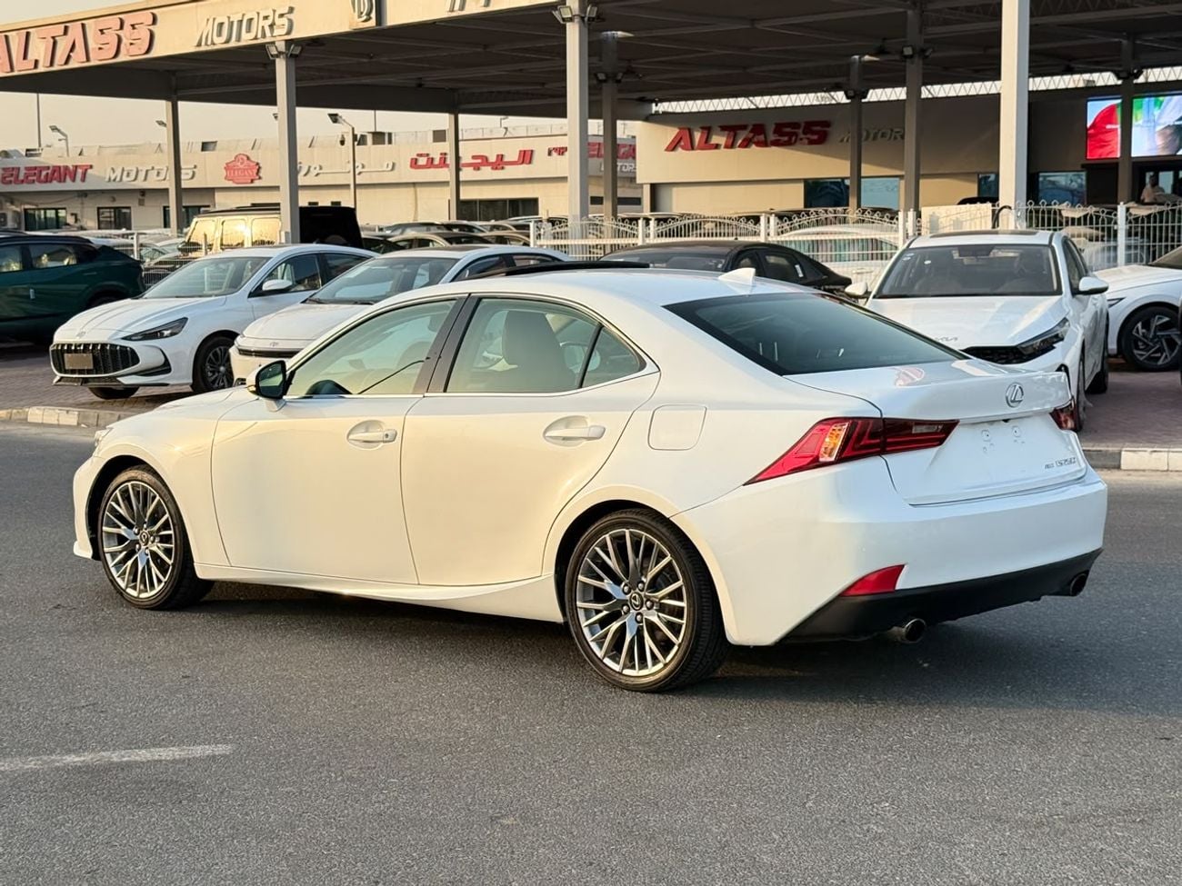 لكزس IS 250 بريستيج IS 250 كاملة المواصفات
