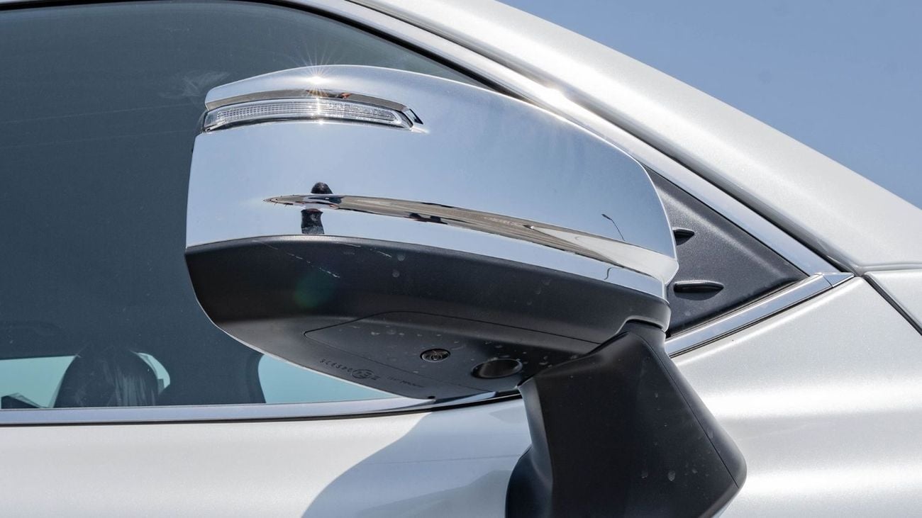 Toyota Land Cruiser 2026 Toyota Land Cruiser 300 VXR 3.5L AT Petrol Twin Turbo (White-Beige)