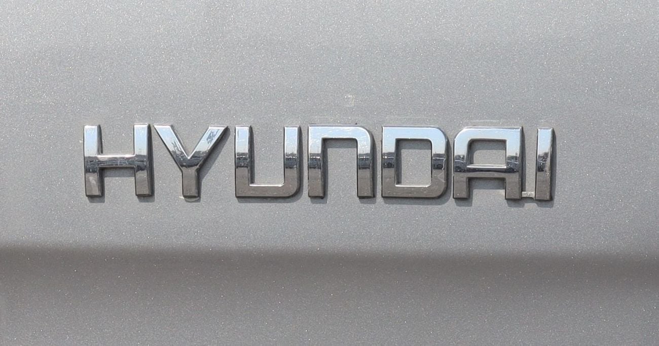 هيونداي H-1 هيونداى H-1موديل 2020 خليجى بدون حوادث  ممشى 123000 كم بمحرك 2.4Lعدد 12 مقعد بحاله ممتازه
