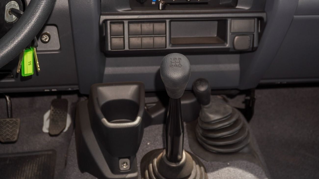 تويوتا لاند كروزر 70 LX 4.2 V6 DIESEL