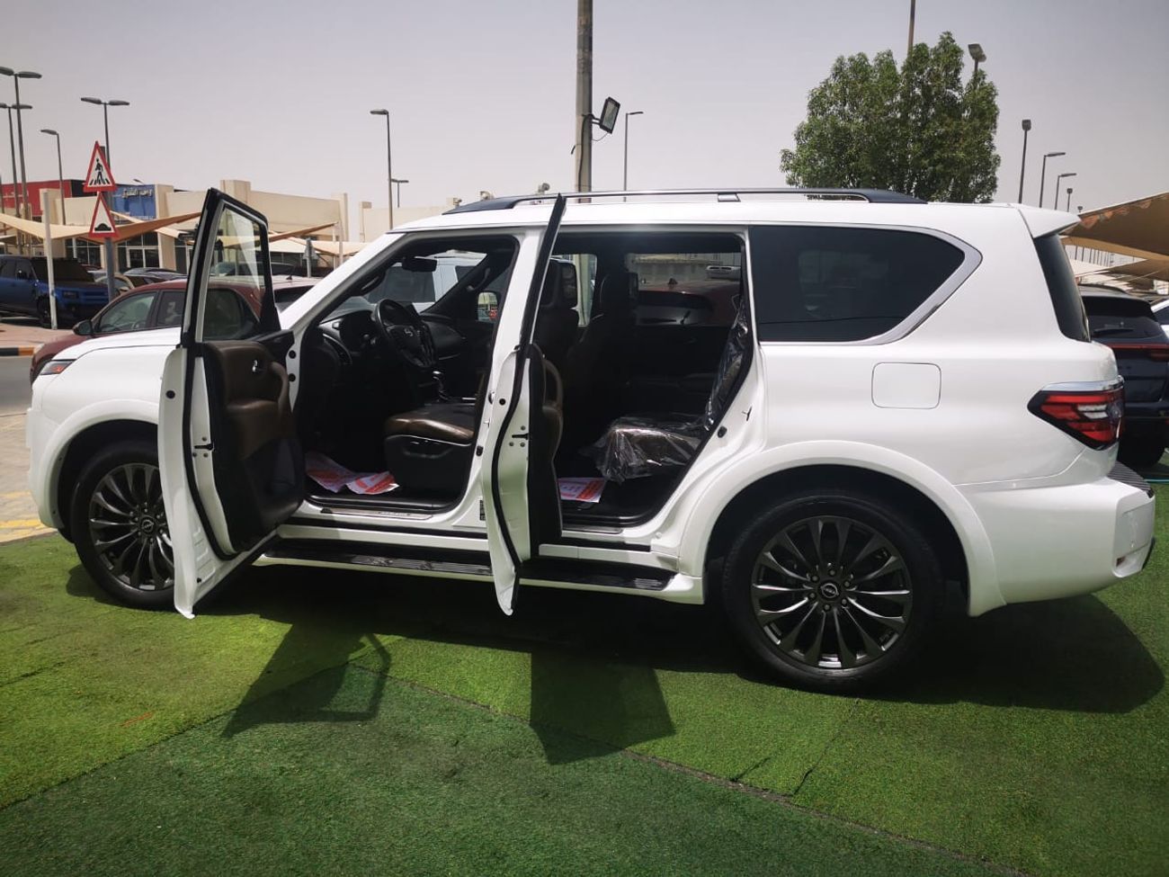 Nissan Armada Platinum