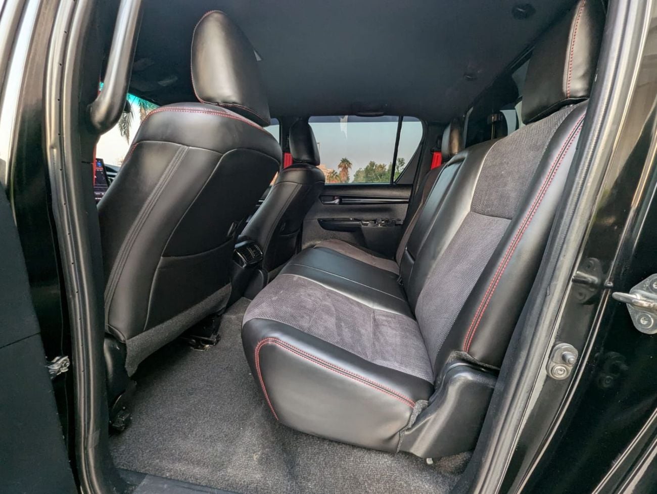 Toyota Hilux GLX 2020 Toyota Hilux GR Sport GCC Specs Facelifted 2025 4x4 V4 2.7L Well-maintained