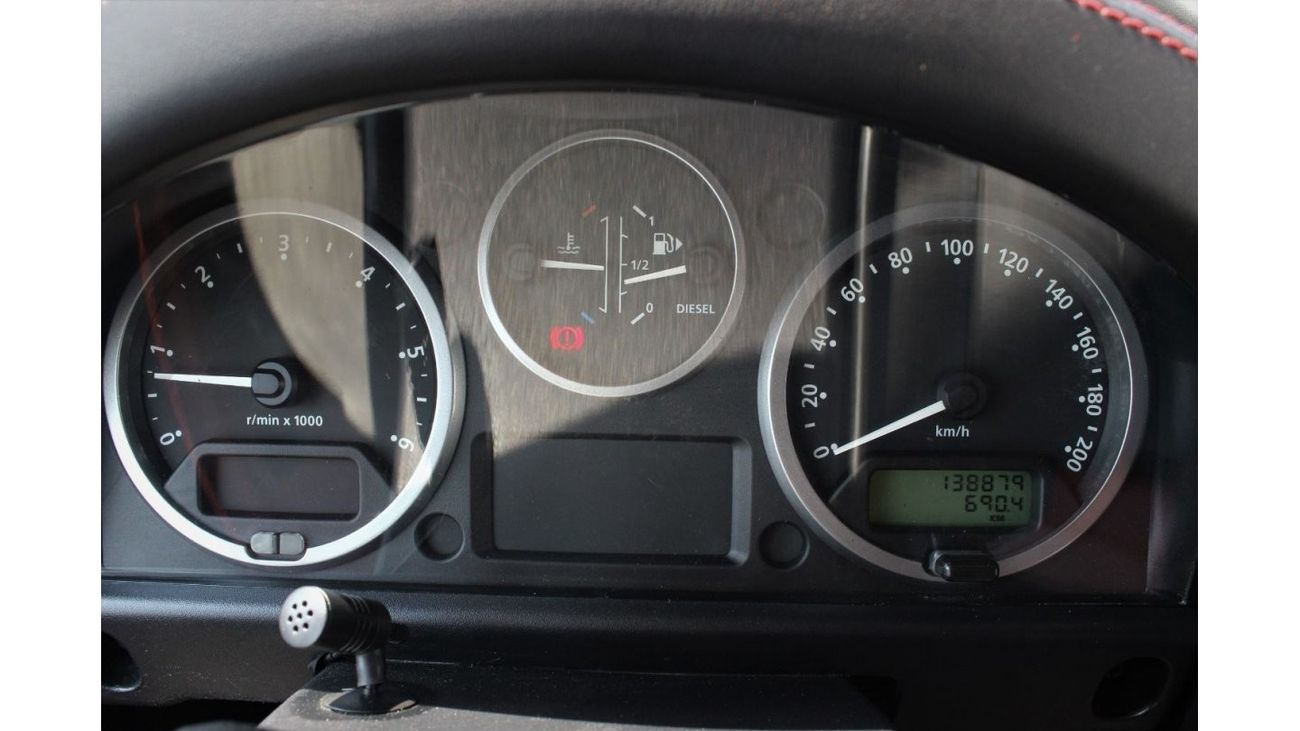 Land Rover Defender 90