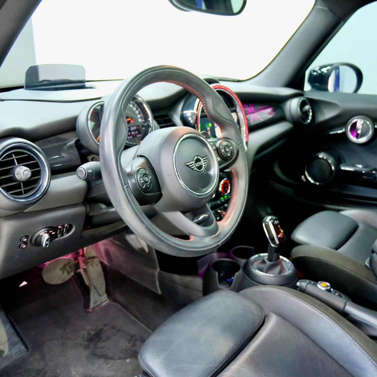 Mini Cooper S 2.0L (4 Seater) AED 1,371 P.M l 0% Down Payment l Mini Cooper S l 1 Year Warranty l FREE REG - END