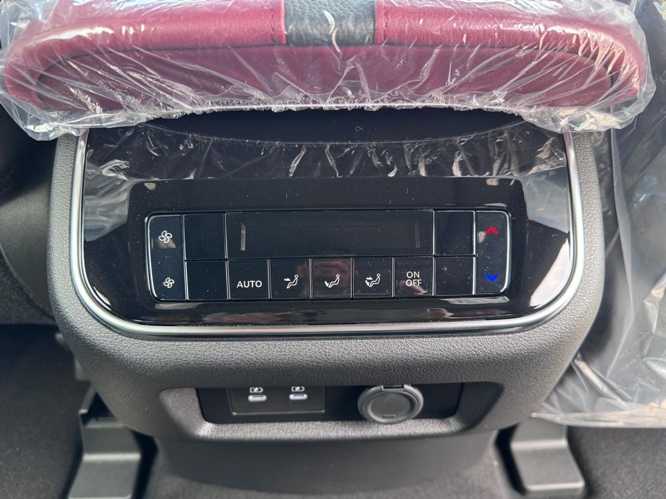 Nissan Patrol SE Platinum City 3.8L Ext _GREYISH GREEN Inter_BURGUNDY)