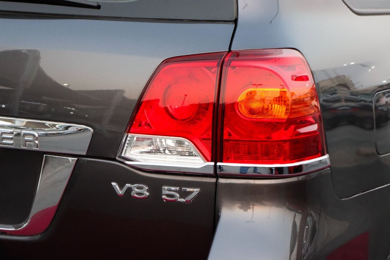 تويوتا لاند كروزر VXR