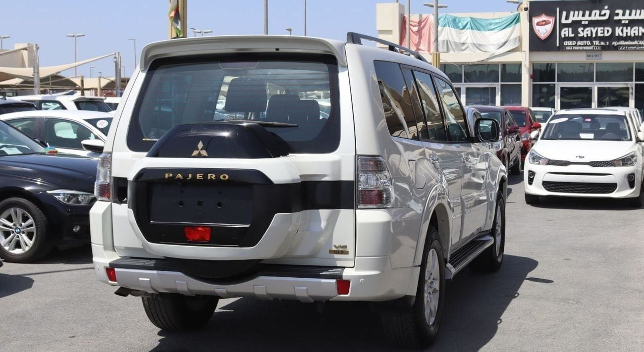 Mitsubishi Pajero Mitsubishi Pajero GCC 2022 in excellent condition, 56,000 km, 3.0L- 6 cylinder, priced at  65000 AED