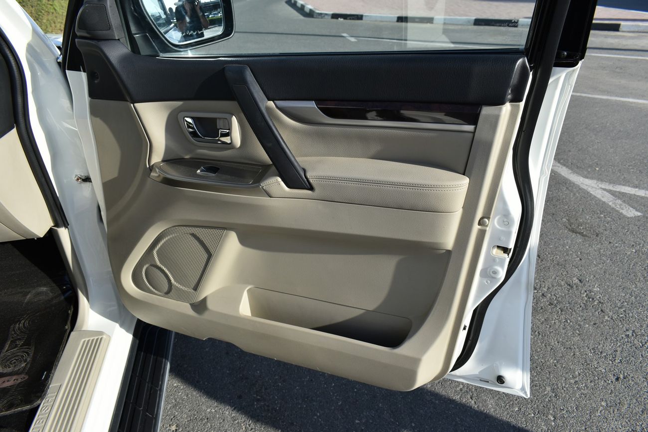 Mitsubishi Pajero 3.8 - V6 - GLS/Full Option - GCC Spec - WHT - 2019