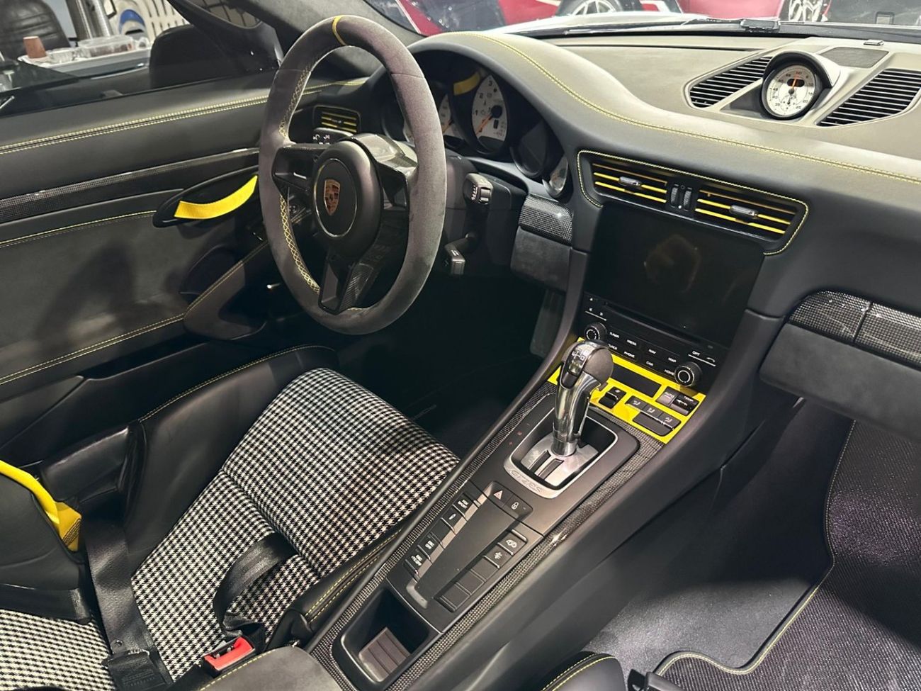 Porsche 911 GT2 RS WEISSACH PACKAGE