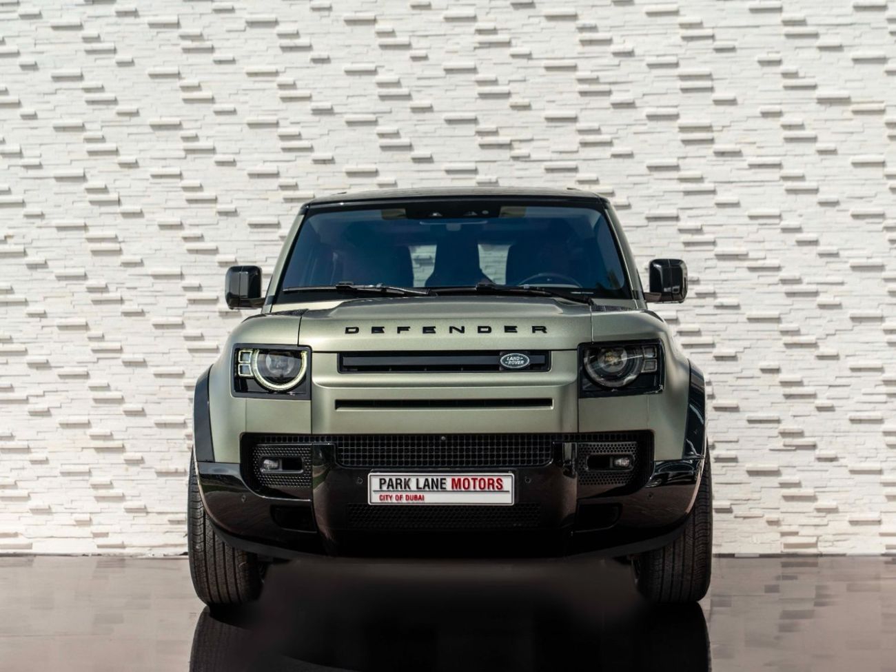 Land Rover Defender P400 90 First Edition 3.0L (6 Seater)