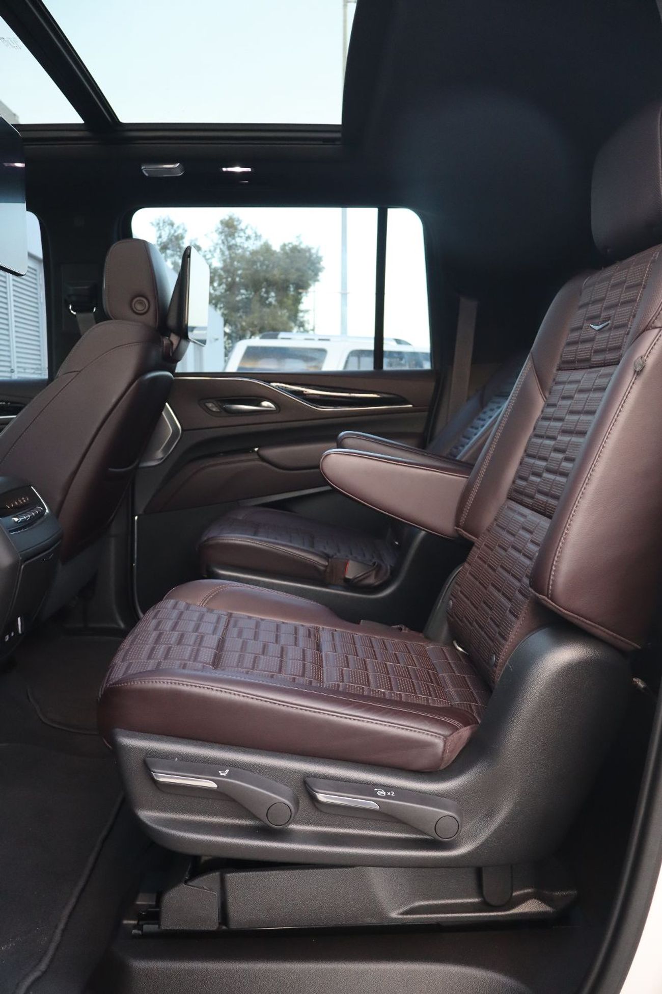 Cadillac Escalade Premium Luxury Platinum 6.2L 4WD