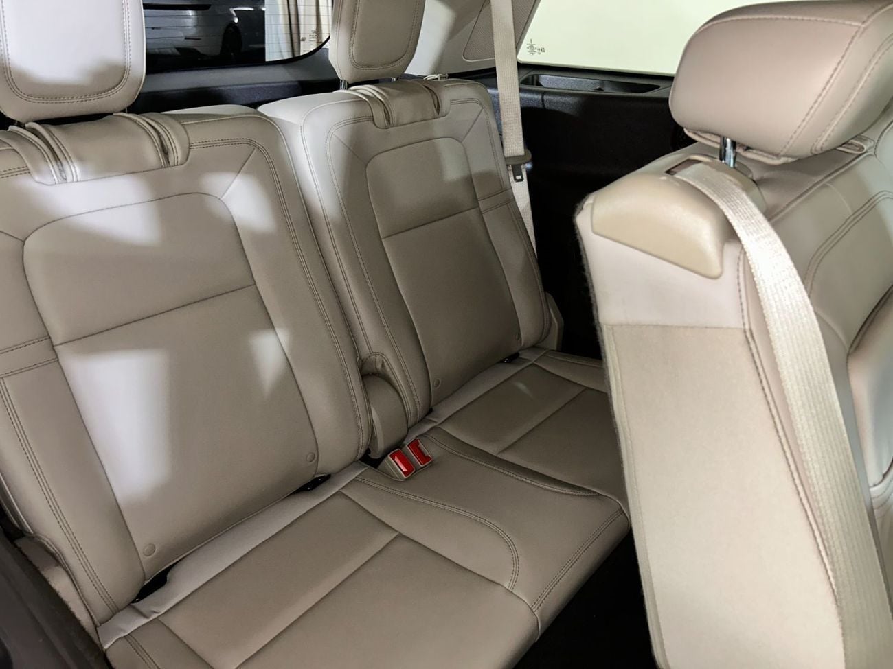 لينكولن أفياتور RESERVE 3.0L AVI421M / AL TAYER MOTORS AL QOUZ SHOWROOM
