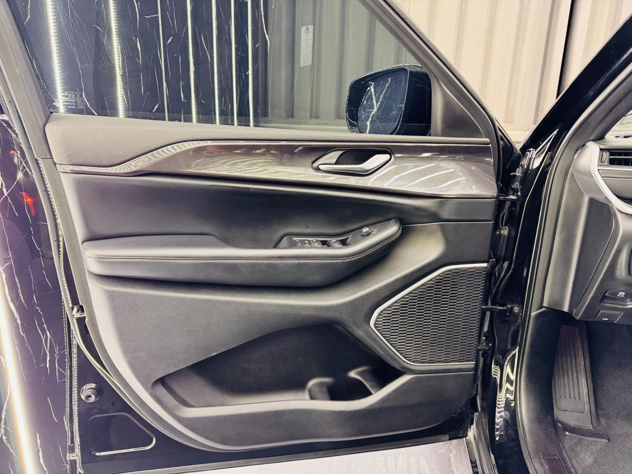 جيب جراند شيروكي L Altitude 3.6L 2022 Jeep Grand Cherokee L Altitude with Al Futtaim Warranty til 12/2027 and service