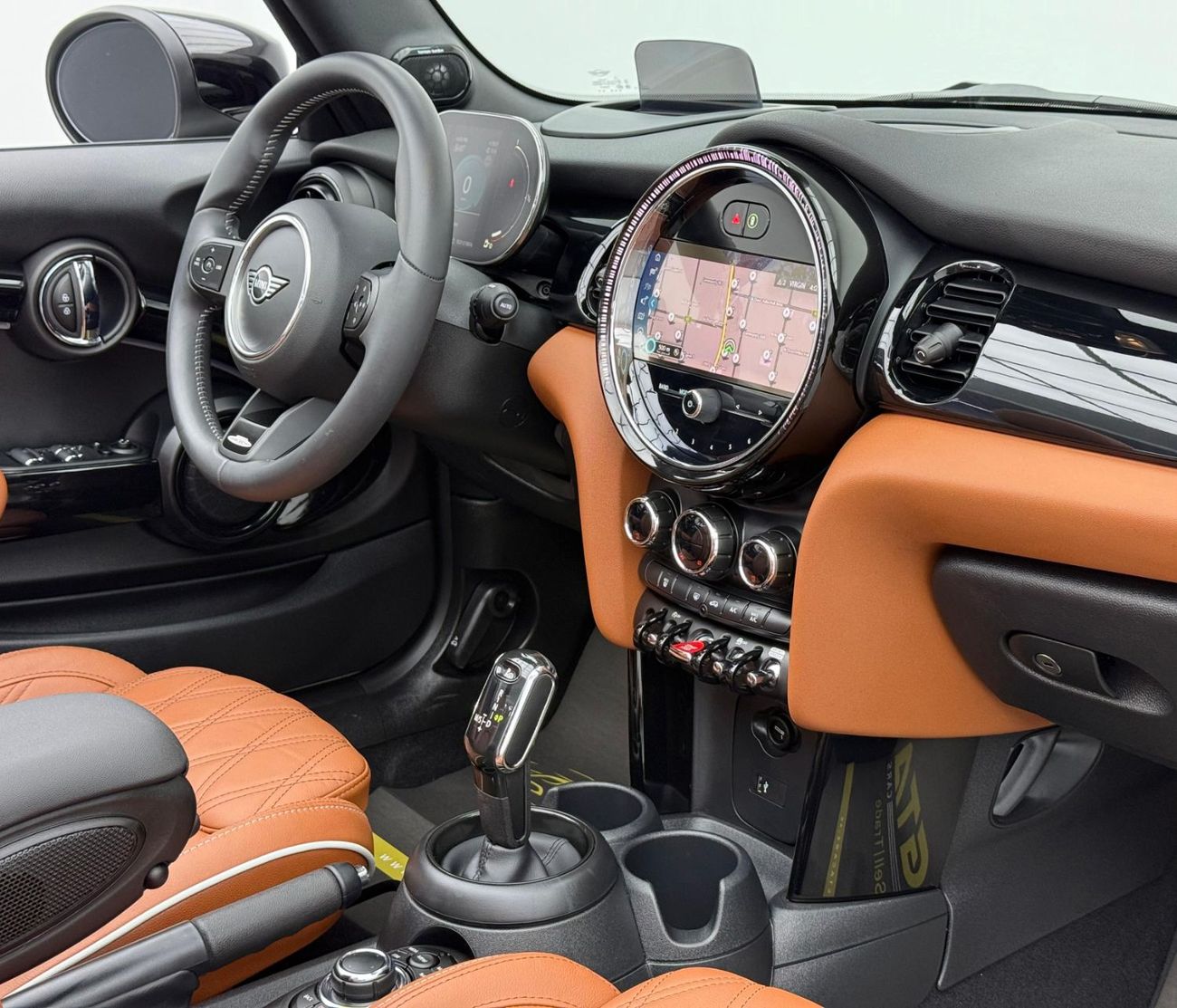 ميني كوبر إس 2024 Mini Cooper S JCW Kit, 2027 Mini Warranty + Service Pack, Excellent Condition, GCC