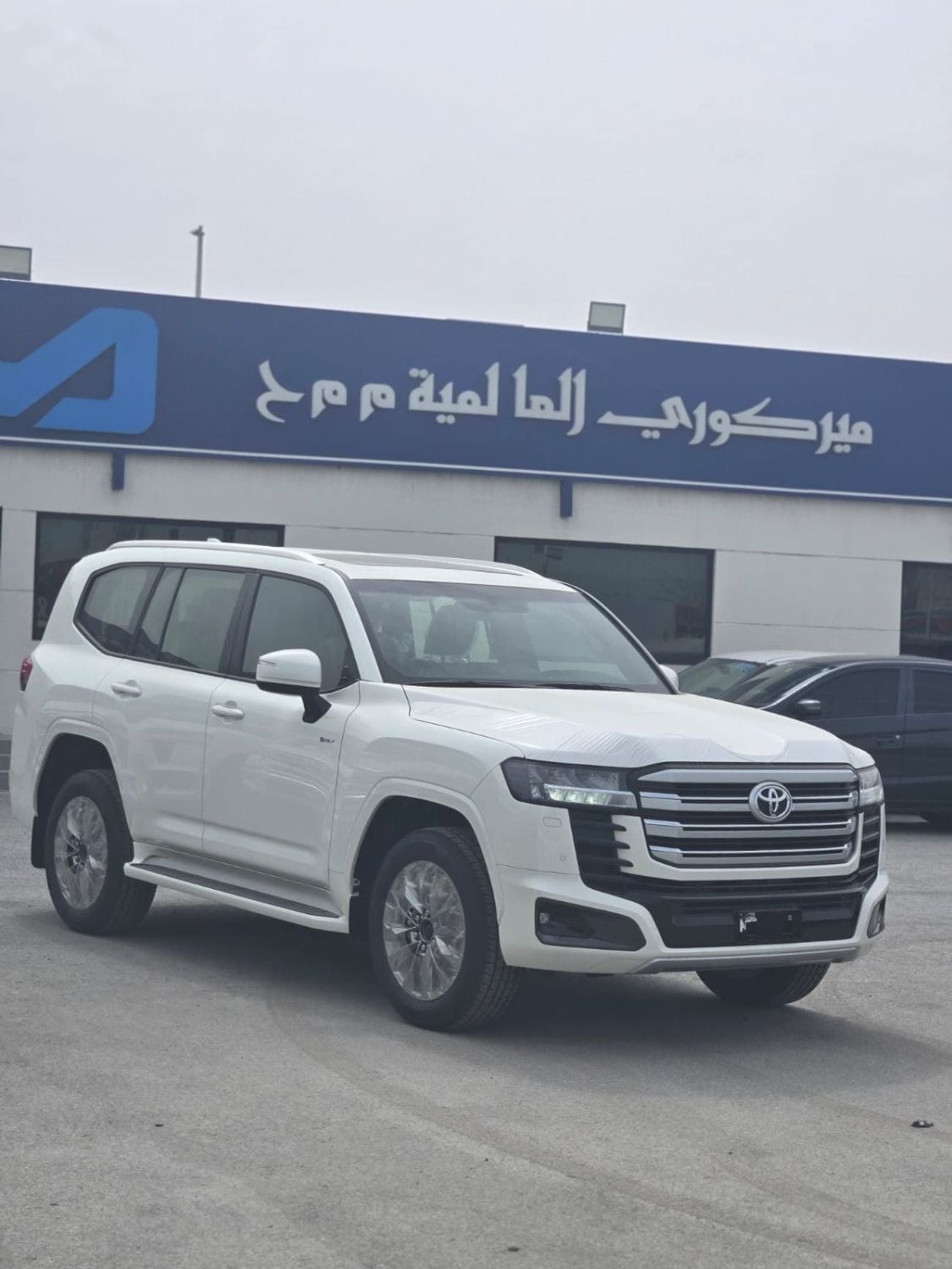 Toyota Land Cruiser LC 300 GXR 3.5L HYBRID A/T 7 SEATER