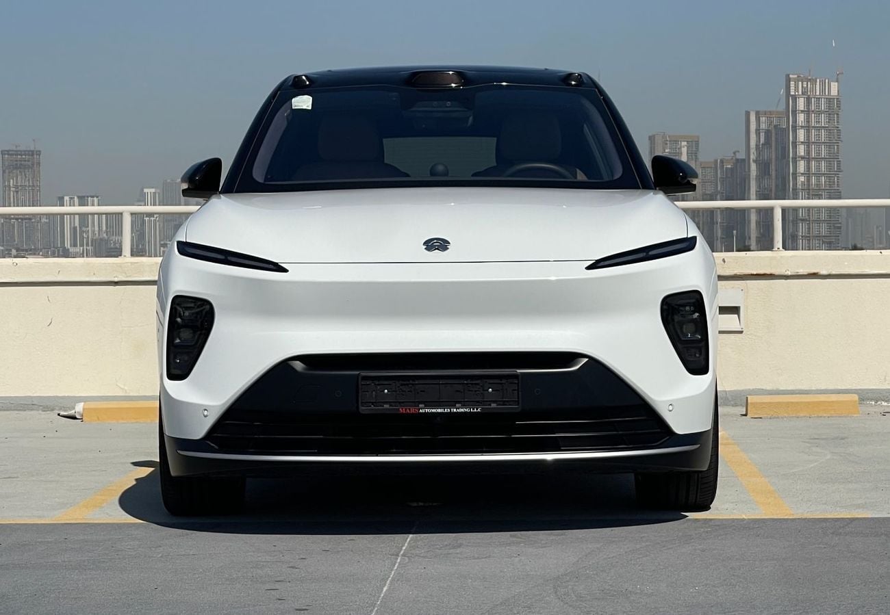 Nio EL8 Edition | 644 HP Ultra-Luxury 6-Seater SUV - Electric