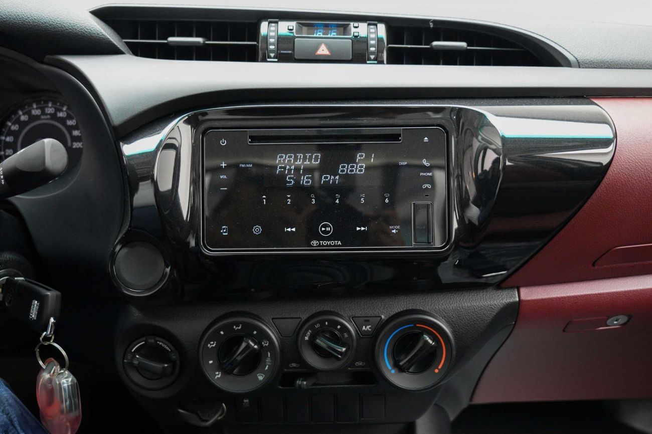 تويوتا هيلوكس 2.7L 4X4 S/C STD(i) M/T PETROL