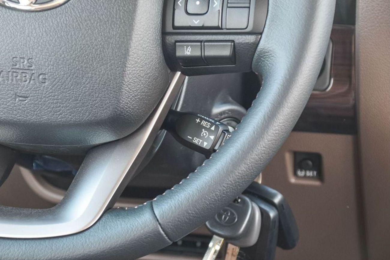 Toyota Land Cruiser 70 TOYOTA LAND CRUISER 76 4.0L V6 4WD 5DOOR SUV 2025