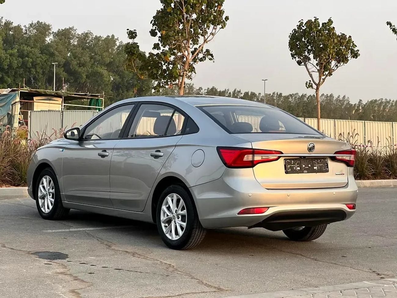 أم جي 5 LUX MG 5 2025 مواصفات خليجية