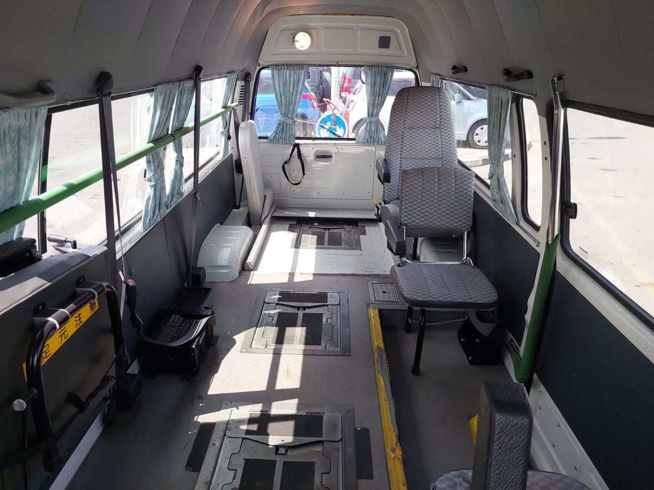 Toyota Hiace (RAMADAN OFFER) TOYOTA HIACE VAN RHD 2003 MODEL 2.4 L PETROL AUTOMATIC(PM02943)