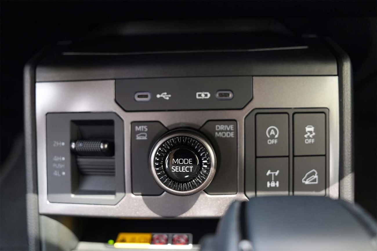 Toyota Hilux ADVENTURE 2026 Toyota Hilux Travo 2.8L Diesel 4x4 Automatic — Thailand Specs