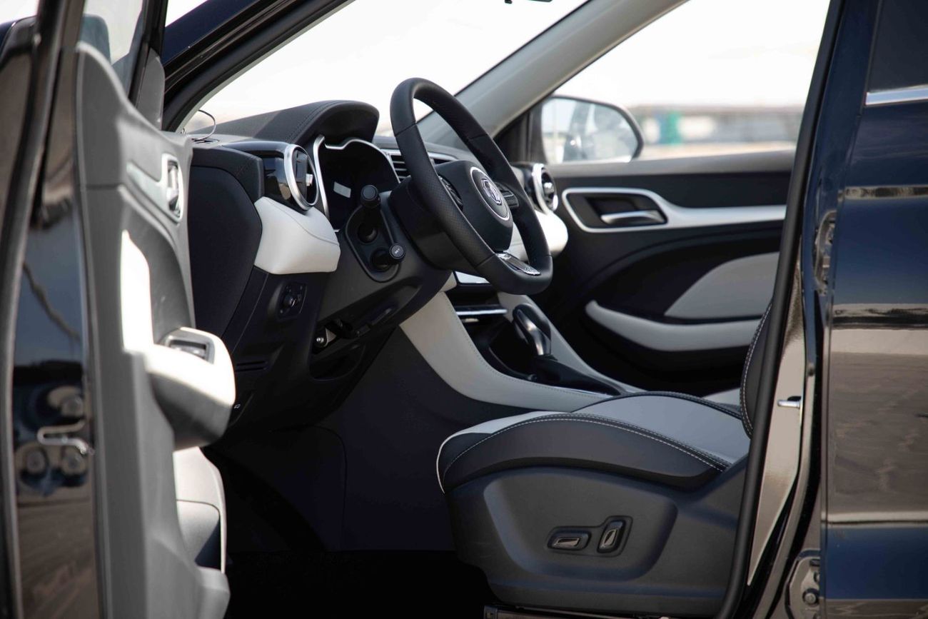 MG HS 2023 MG ZS 1.3 TROPHY - Black inside Beige