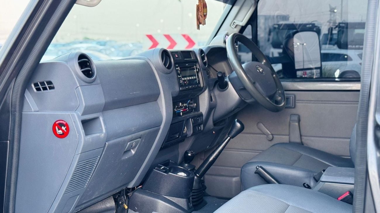 تويوتا لاند كروزر بيك آب -