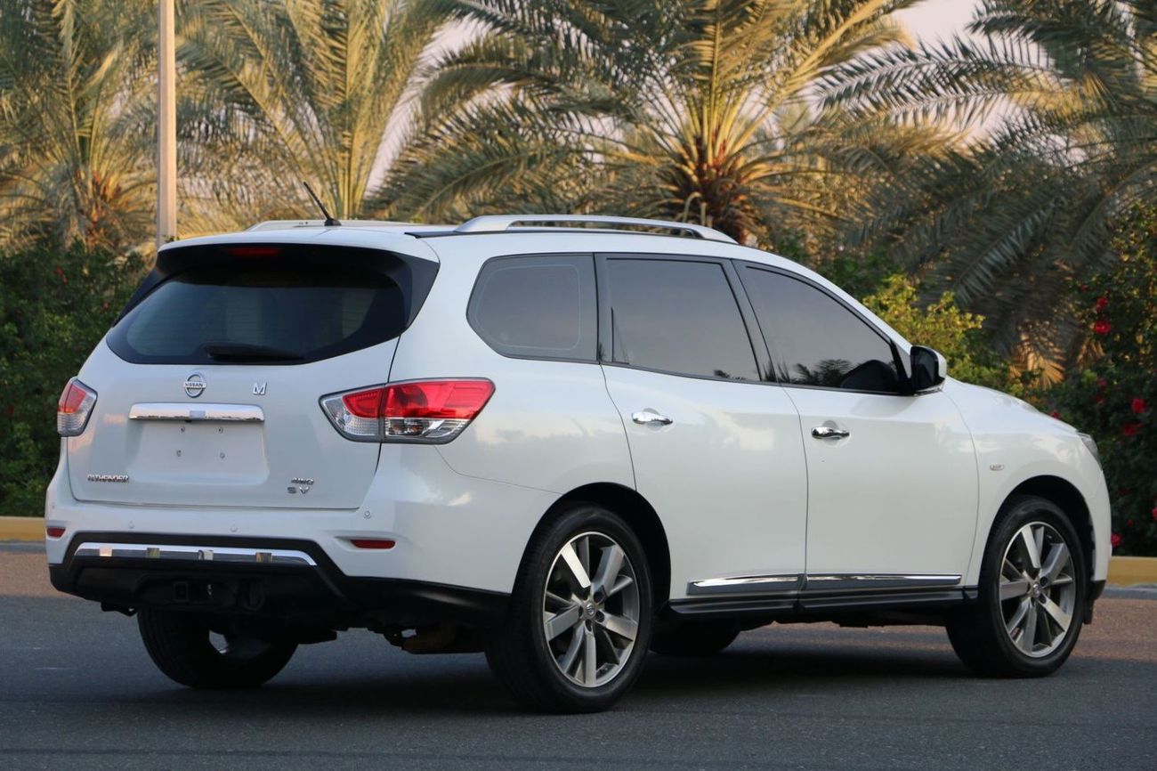 Nissan Pathfinder SV