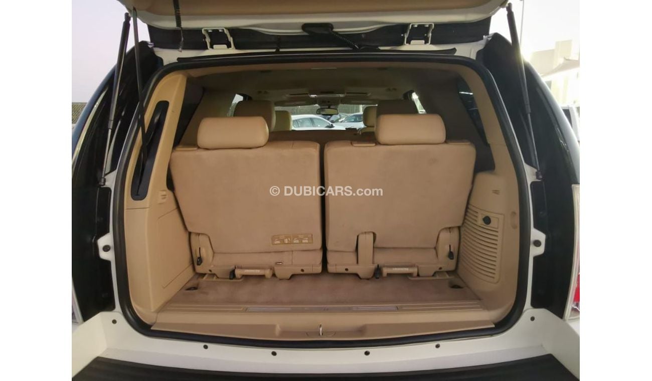 GMC Yukon GMC YOUKAN DENALI 2011 GCC SPECEFECATION