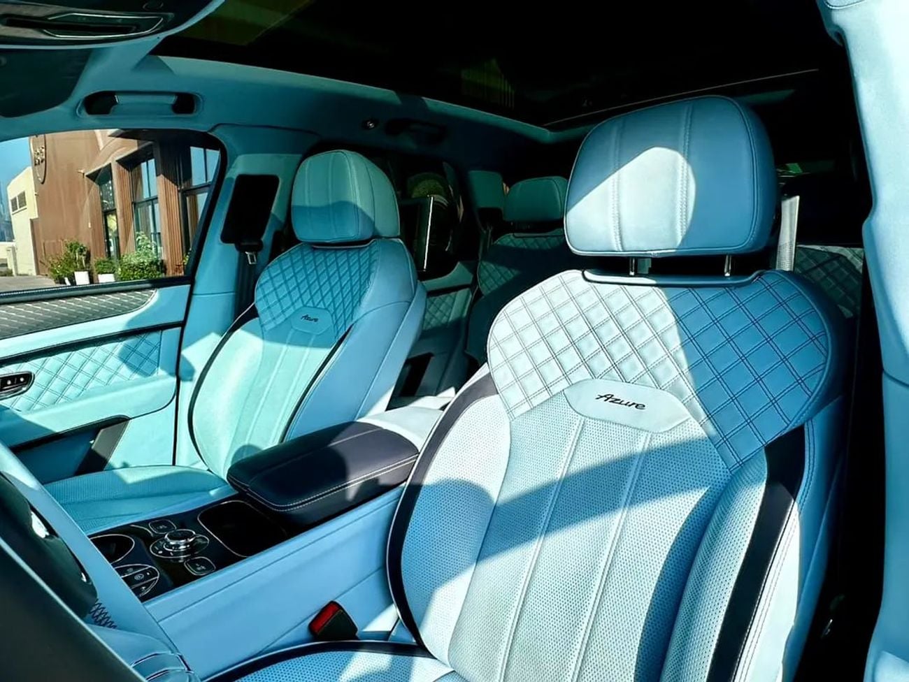 بنتلي بينتايجا 4.0L V8 EWB Azure Azure | GCC Specs | Dealership Warranty | Fully Loaded | Crypto Friendly