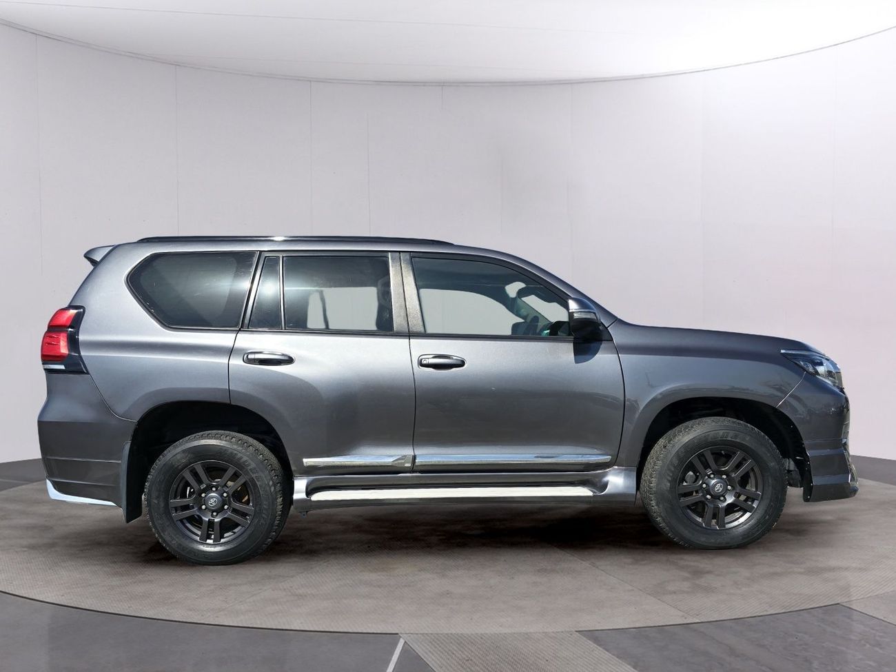 تويوتا برادو 4x4 Diesel Right Hand Drive (Export Only )