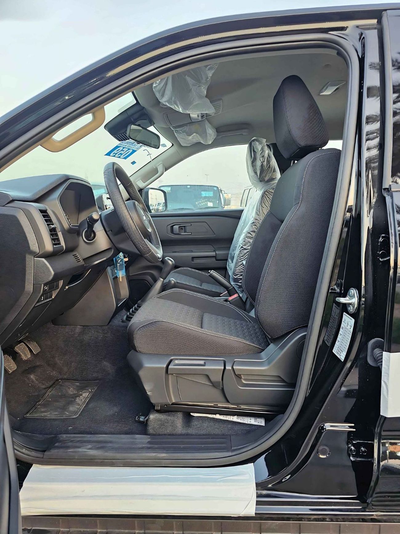 Mitsubishi L200 GLX 2.4L PETROL / MT / HIGH OPTION / CODE#  L2DDMB