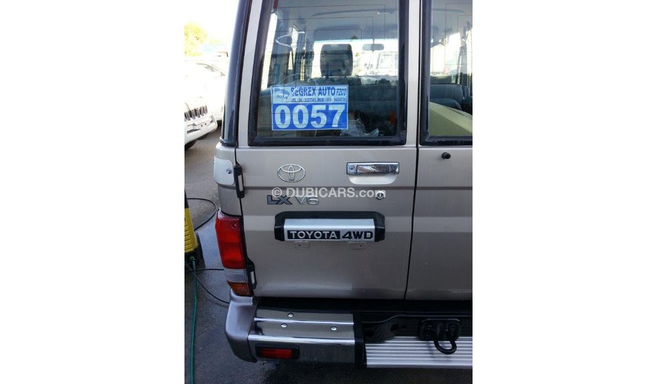تويوتا لاند كروزر Hard Top 76 LX 10, Petrol engine, 10 Seats