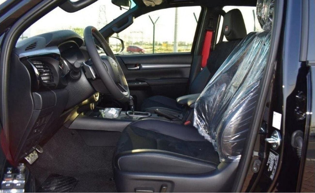 تويوتا هيلوكس GR Sport 4.0L