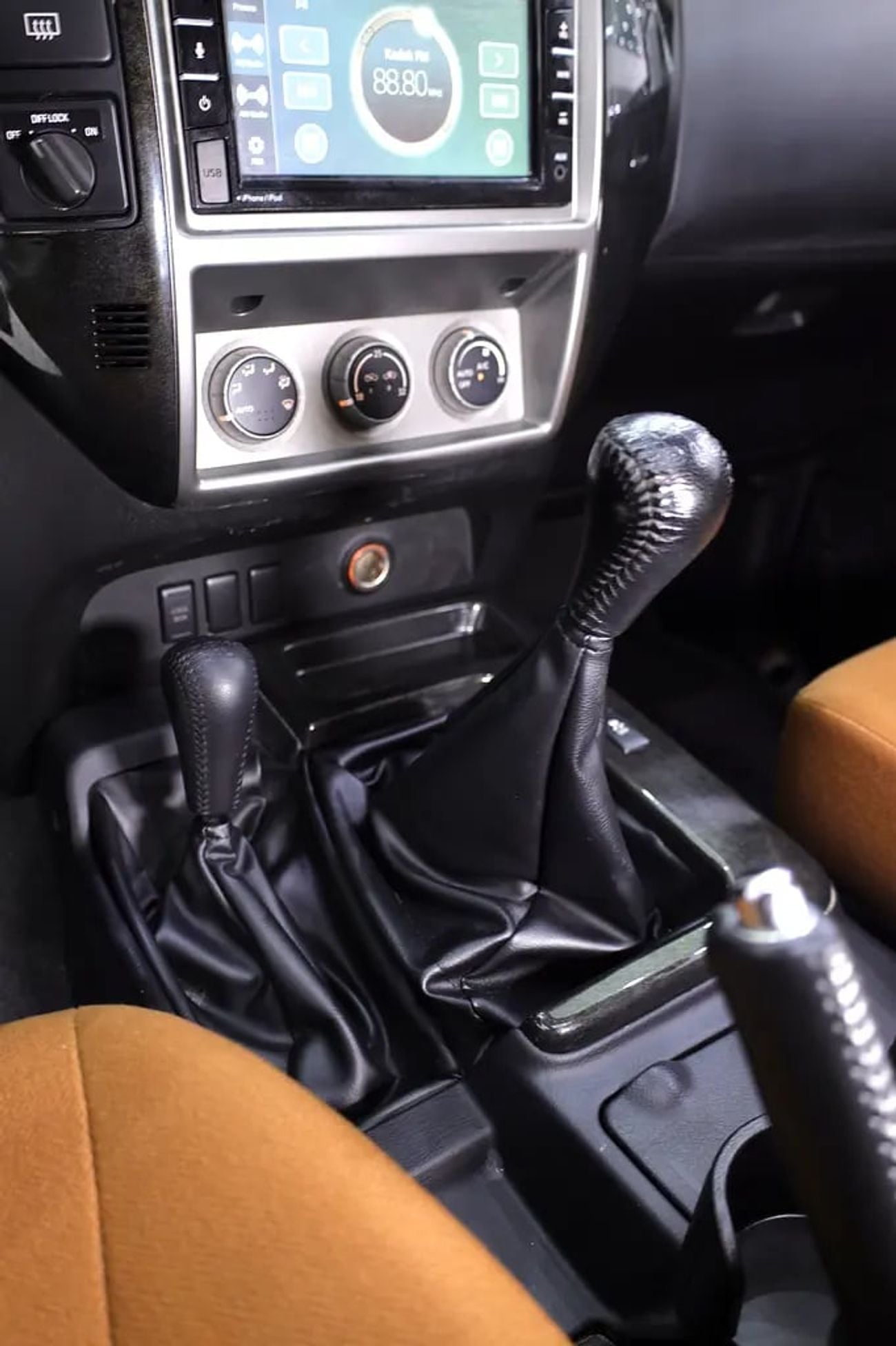 Nissan Patrol SUPER SAFARI PATROL SUPERSAFARI GCC + VOLK RACING RIMS + CARBON STEERING + LEGEND EDITION KIT