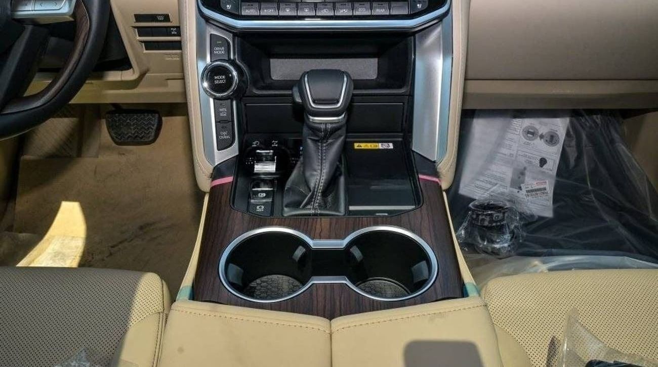 تويوتا لاند كروزر GXR2 3.5L TOYOTA LAND CRUISER GXR 3.5L PETROL TWIN TURBO 2025