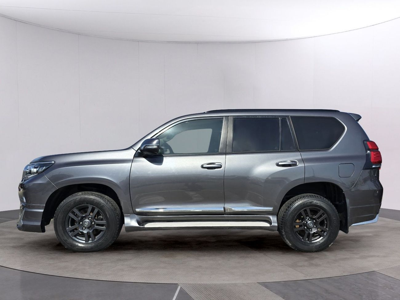 تويوتا برادو 4x4 Diesel Right Hand Drive (Export Only )