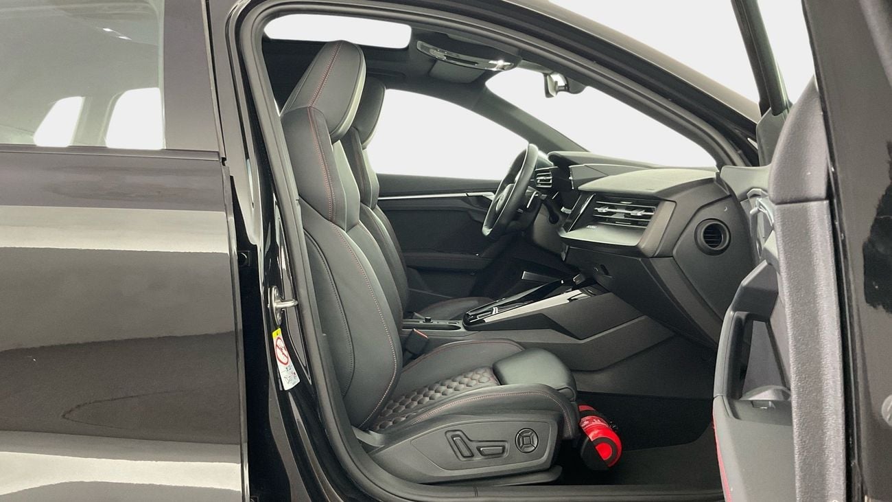 أودي RS3 TFSI quattro | شامل الضمان | 0 ﺪﻔﻋﺓ ﺃﻮﻟﻯ