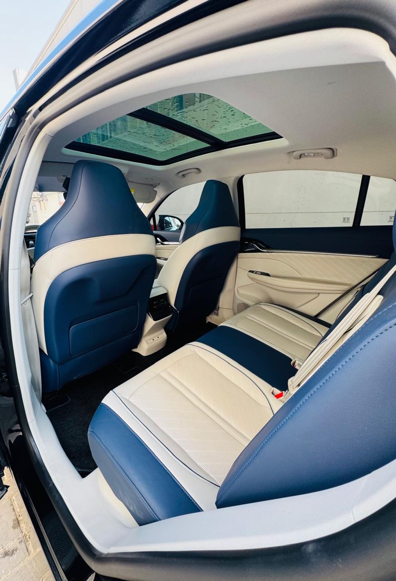 أم جي وھیل Luxury