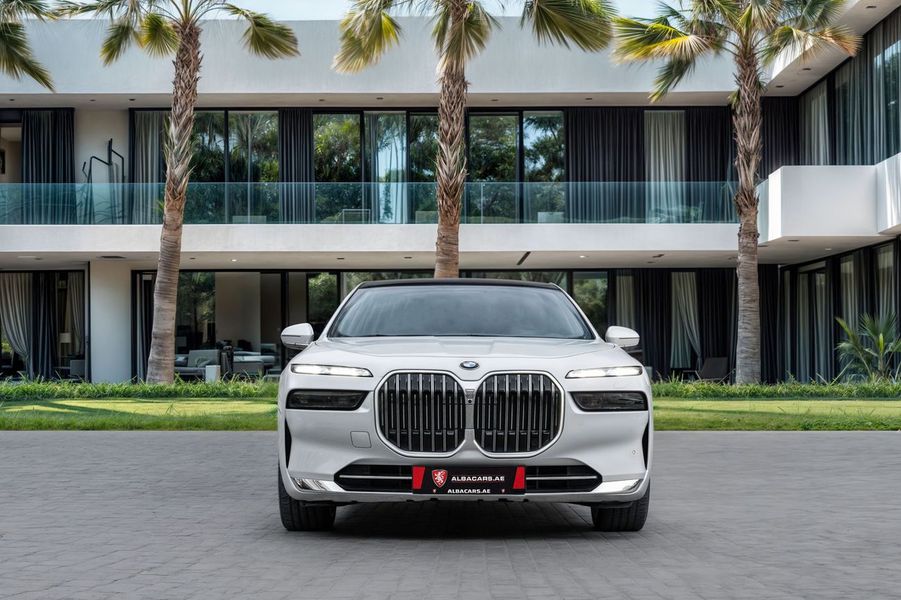 بي أم دبليو 735i 735 | 5,180 P.M | 0% Downpayment | BMW SERVICE HISTORY | UNDER WARRANTY!
