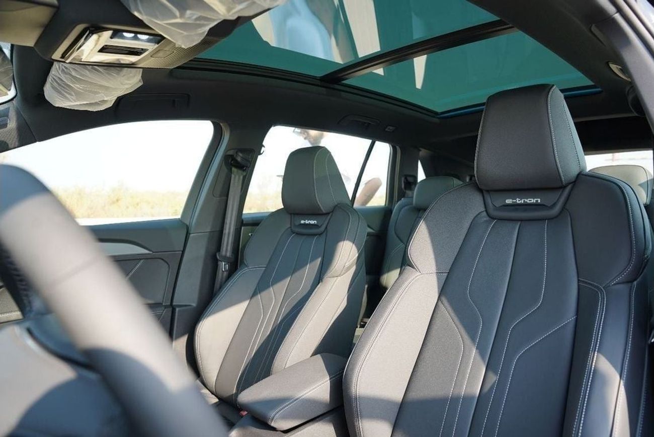 Audi Q5 2024 AUDI Q5 40 e-tron RWD 7-Seaters  0Km