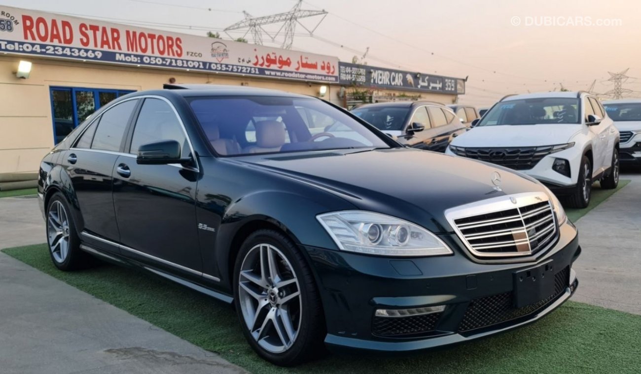 Mercedes-Benz S 550 AMG 2007 model very special motor  The exterior color is Majestic Metallic green, the interior is He