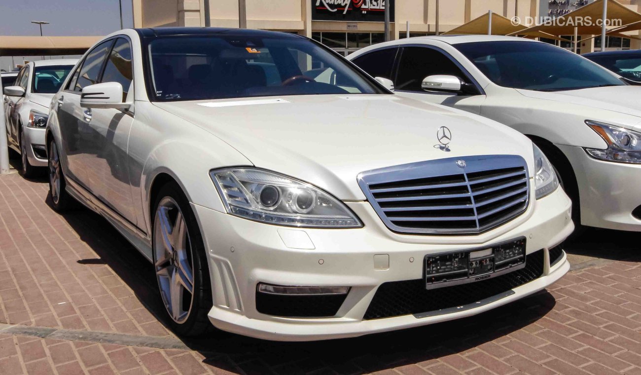 مرسيدس بنز S 550 With S65 AMG Body Kit