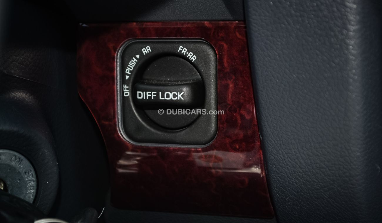 تويوتا لاند كروزر بيك آب 4.0L V6 Petrol