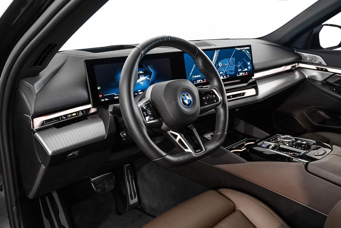 بي أم دبليو i5 M-Sport