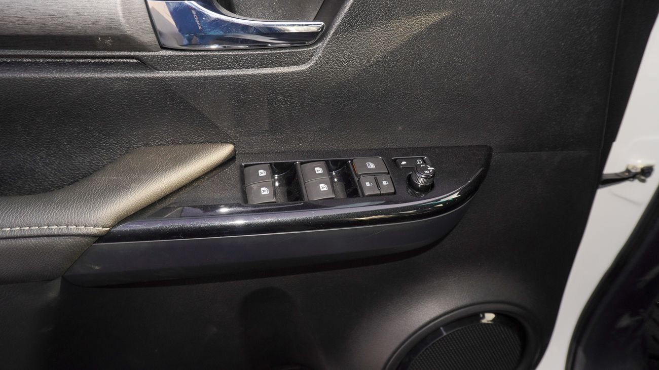 تويوتا هيلوكس HILUX Adventure 4.0L PETROL V6 MY25