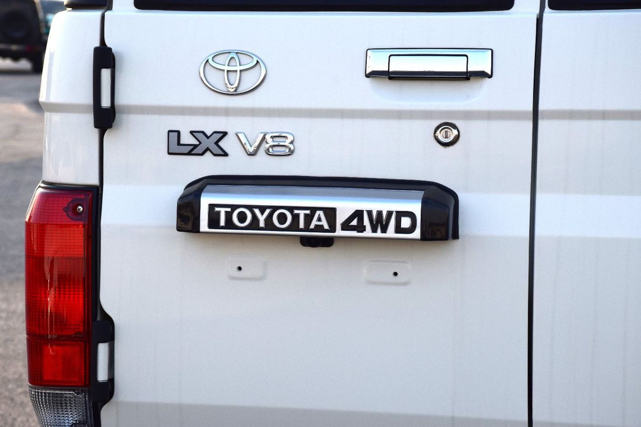 Toyota Land Cruiser LC 78 HARDTOP