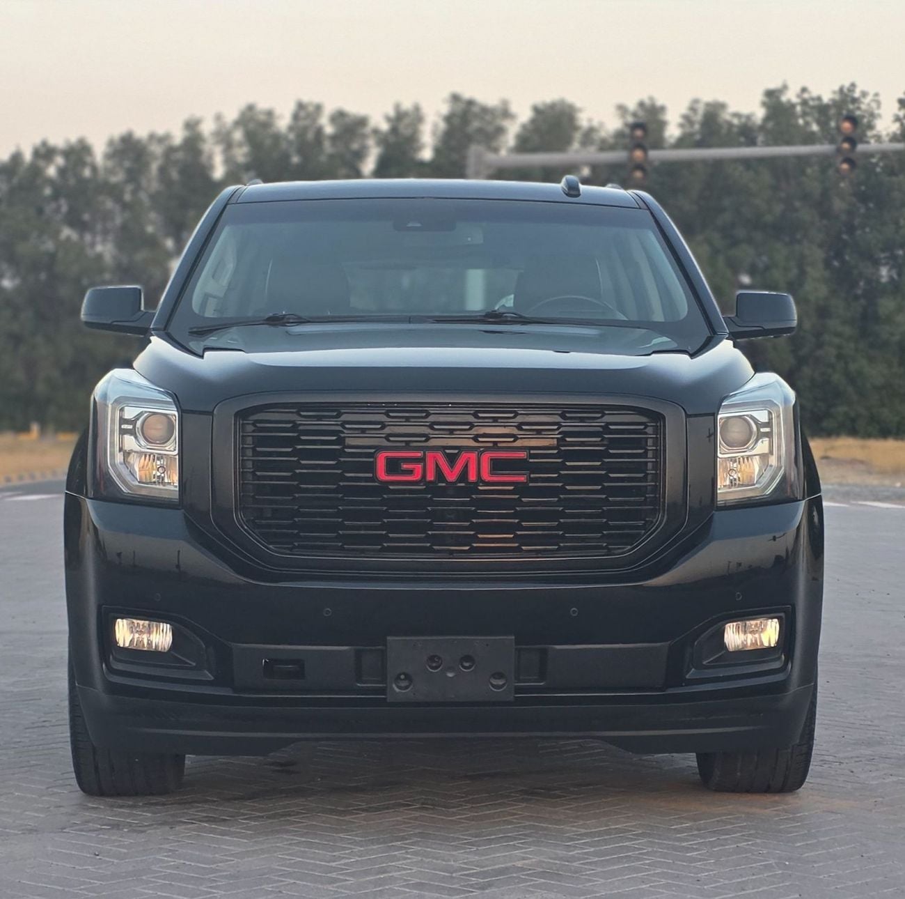 GMC Yukon DENALI PWR STEPS DENALI